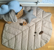 Charger l&#39;image dans la galerie, Linen Leaf Play Mat. Mustard. M size
