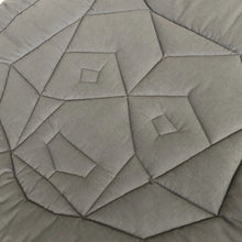 Load image into Gallery viewer, Origami Bear Design Round Play Mat
