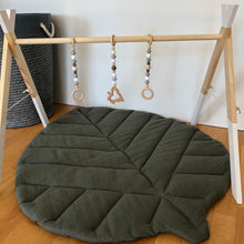 Charger l&#39;image dans la galerie, Linen Leaf Play Mat. Moss Green. M size